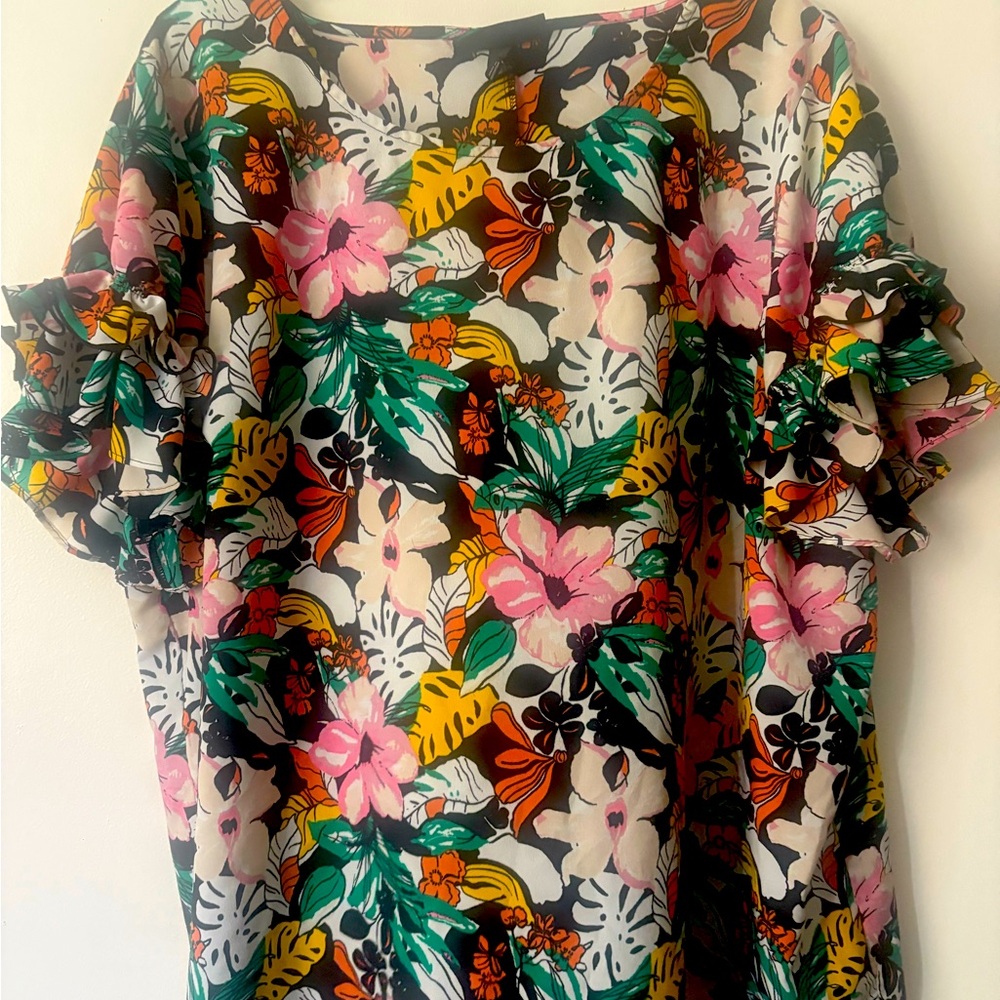 Plus size floral top